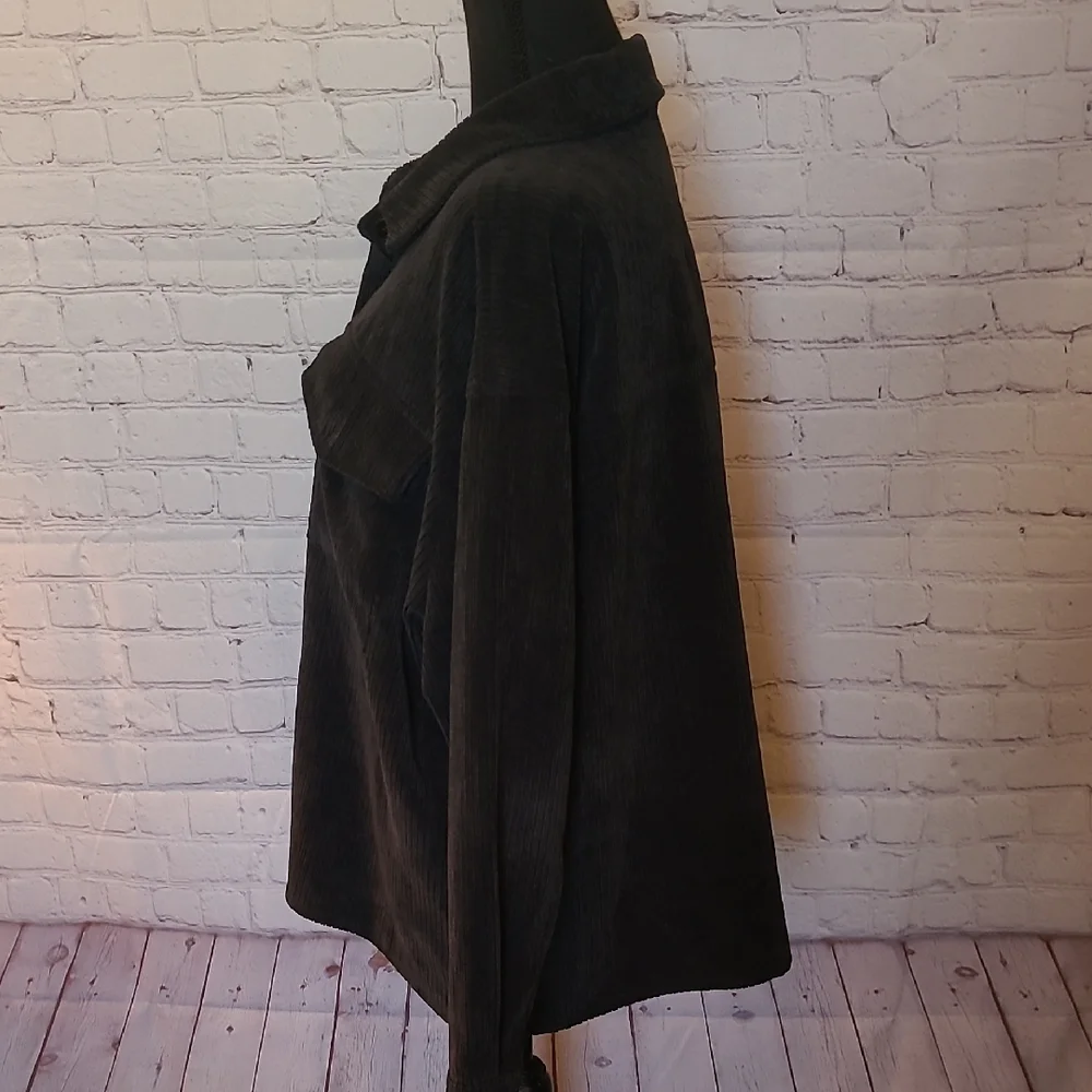 Women's Size Medium Black Corduroy Shacket Shirt